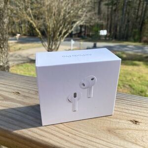 Apple AirPods Pro White Wireless Earbuds